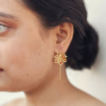 Load image into Gallery viewer, Sui Dhaga Maple Leave Earring
