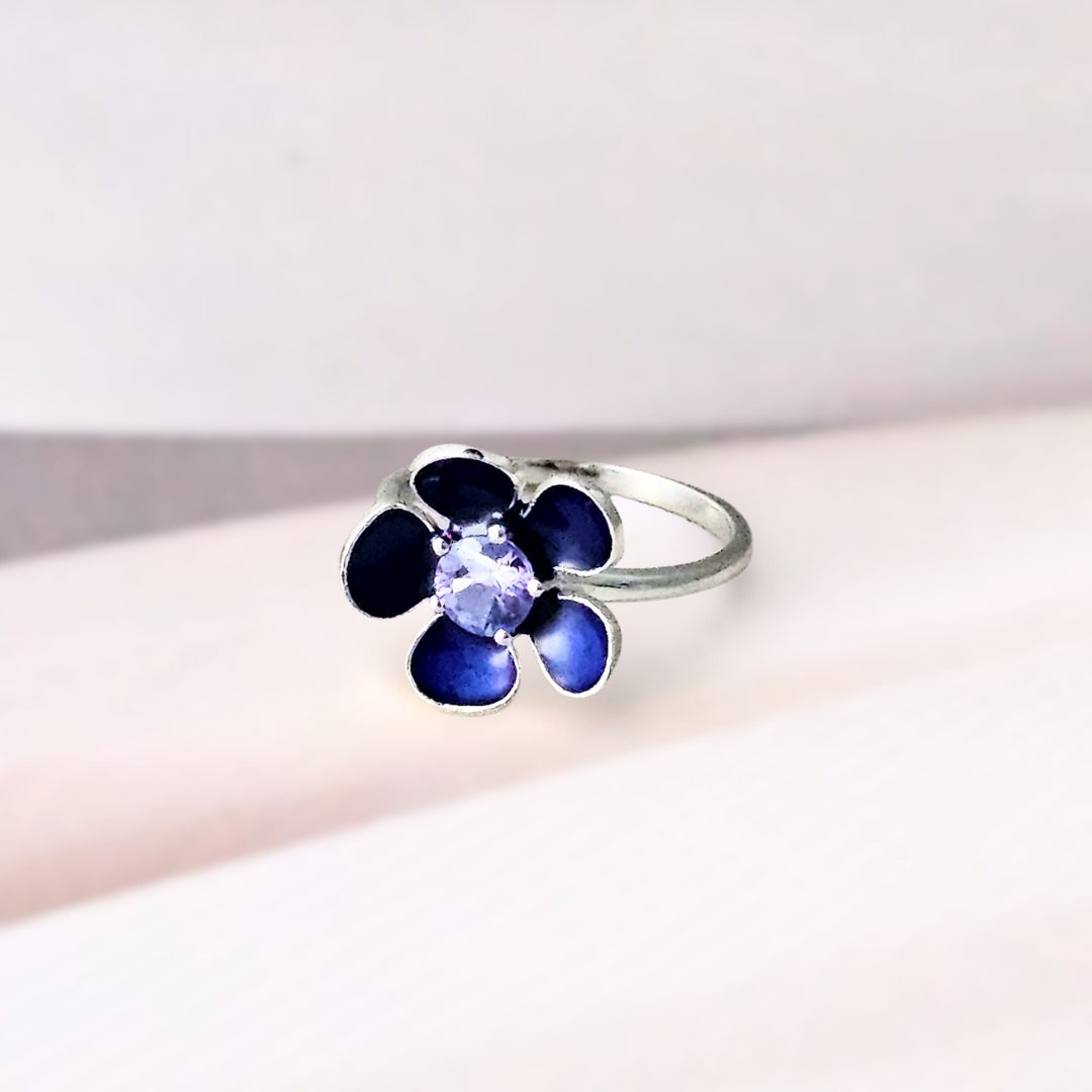 Silver ratnapushpa ring with tanzanite and enamel