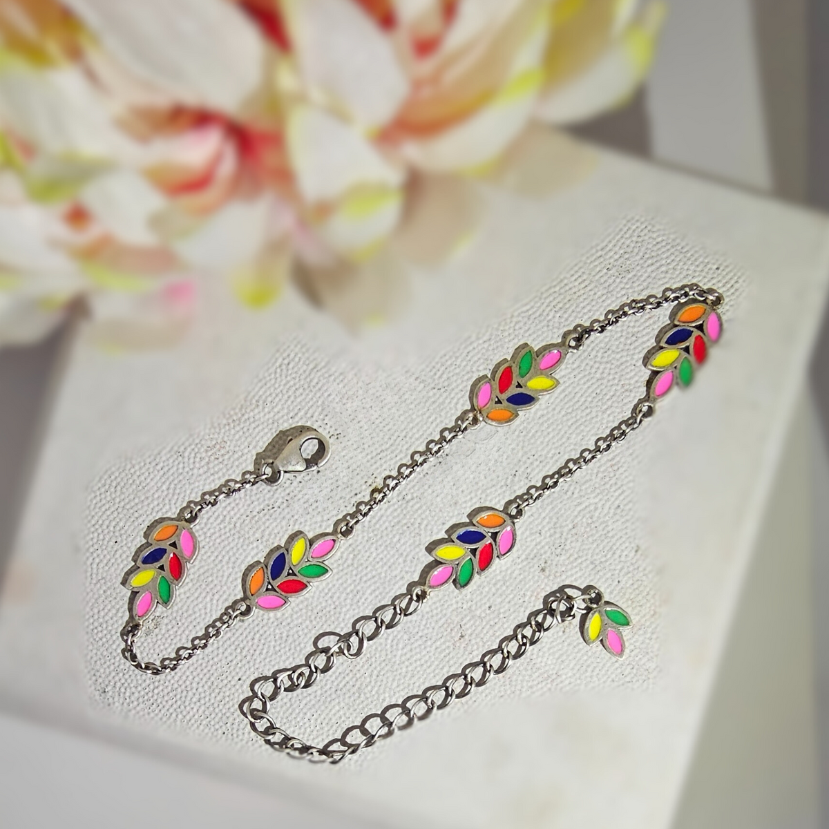 Vibrant leaves anklet in 925 silver
