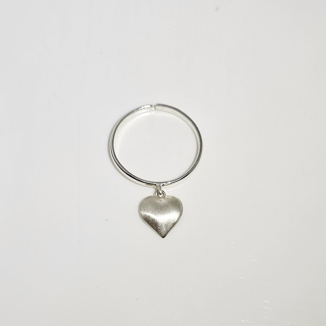 Hanging Heart Ring in 925 Silver
