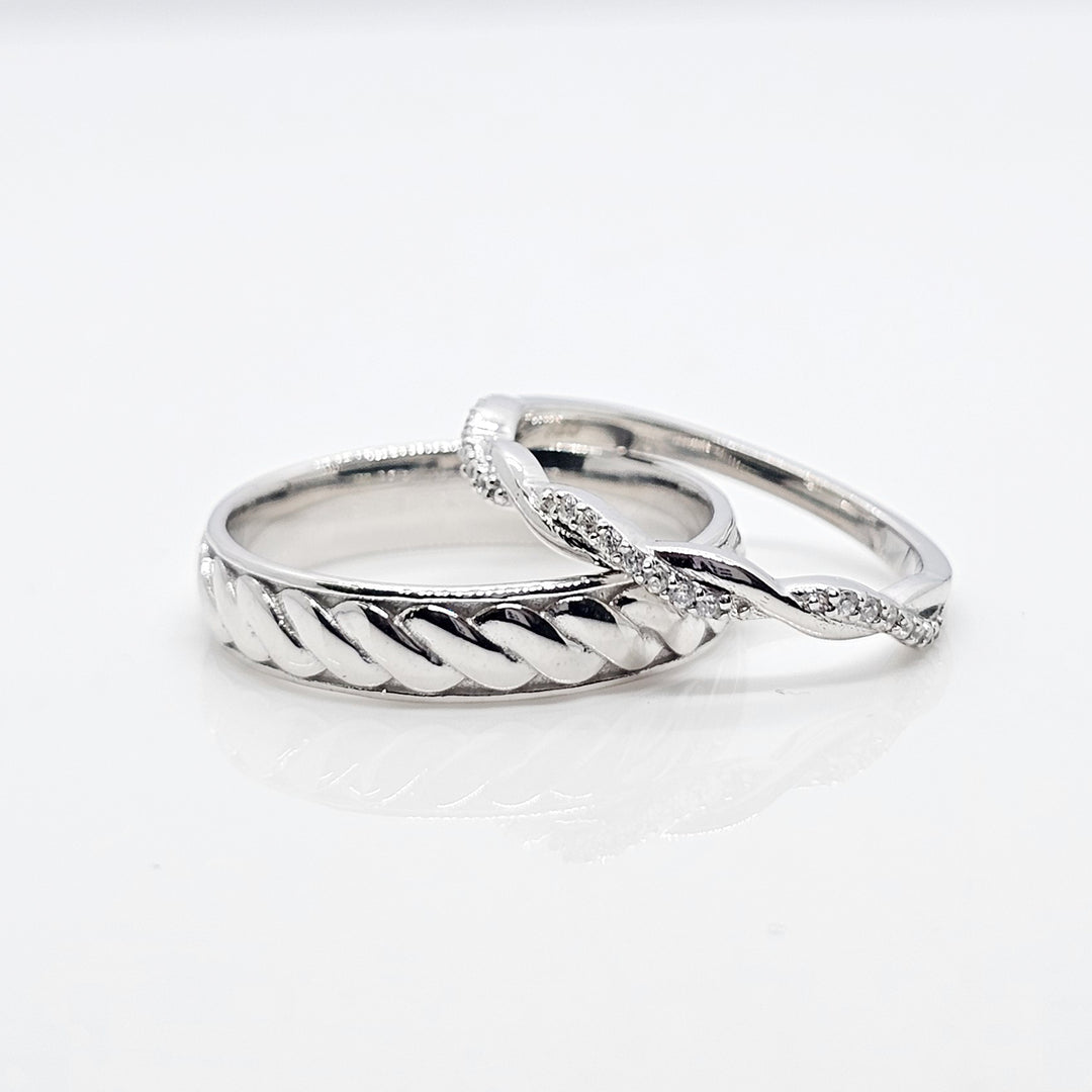 Lovely Twist Couple Ring in 925 Silver