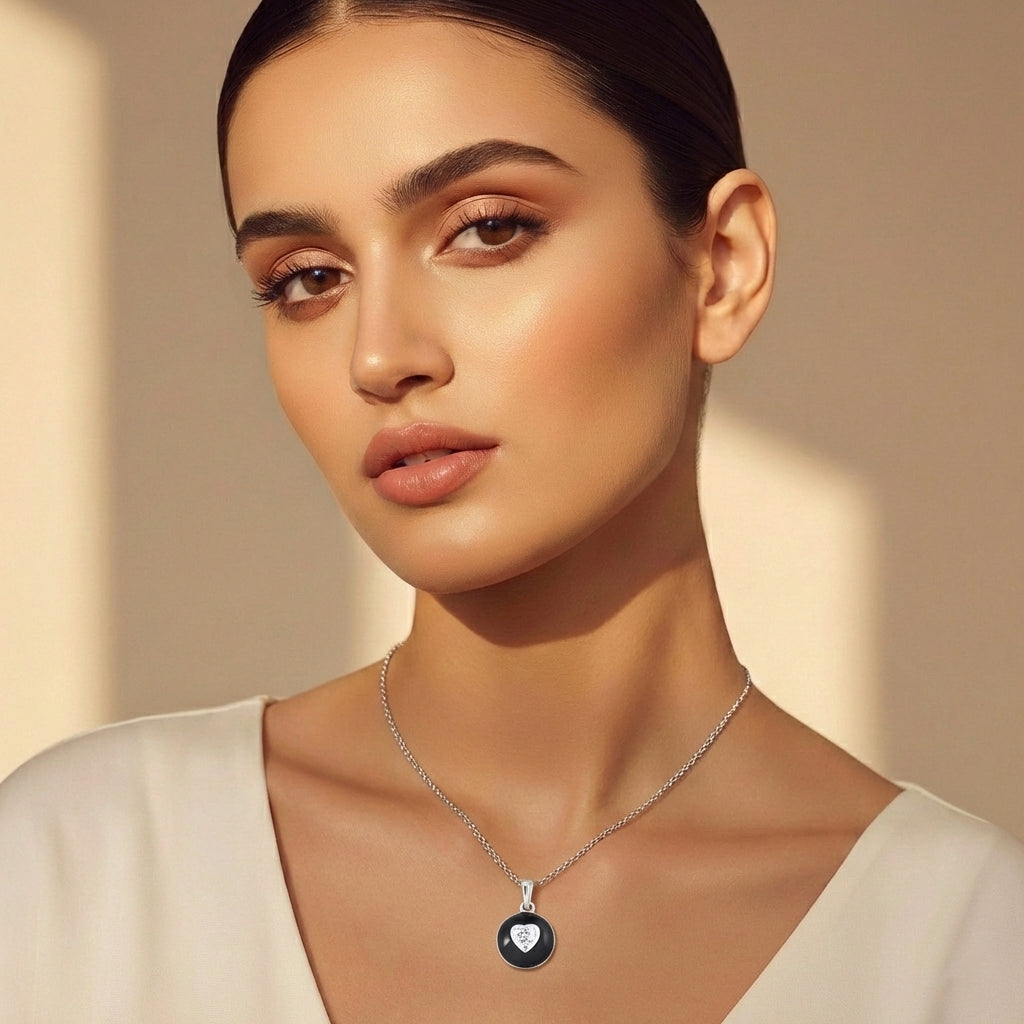 The noir heart necklace in 925 silver