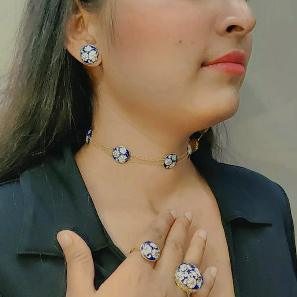 Glorious round small button earrings