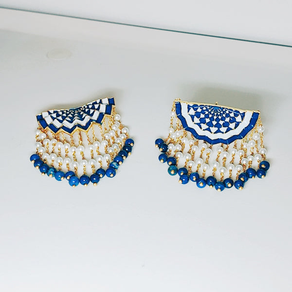 Snazzy & sassy dangle statement earrings