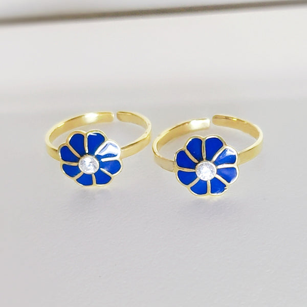 Tiny bloom toe ring