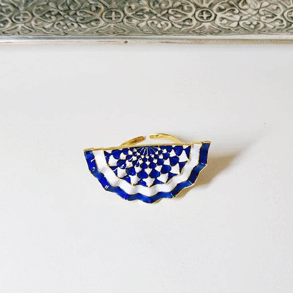Crisp & crinkle wave ring